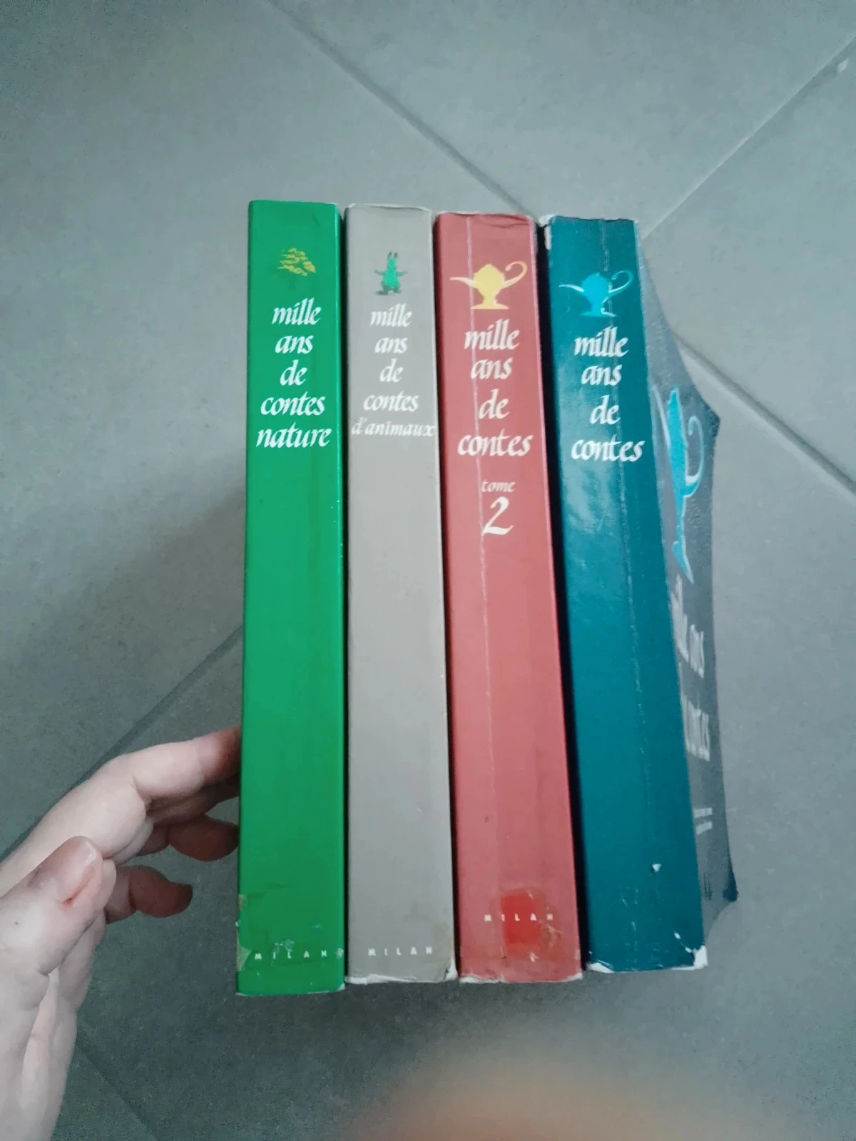 Lote de 4 libros grandes de cuentos vintage de mil años – photo 6